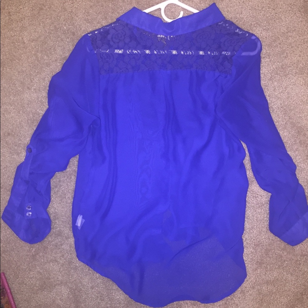 Kirra size Small women’s mesh and lace blouse